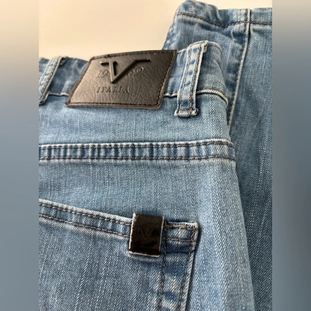 19V69‎ by Versace- jeans- size 28x30- Excellent Condition!!